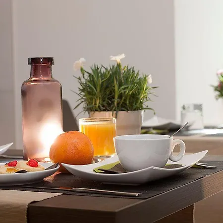 Nocleg ze śniadaniem Dve 4*